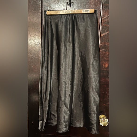 Nicole Miller Black Satin Garment - Picture 1 of 2